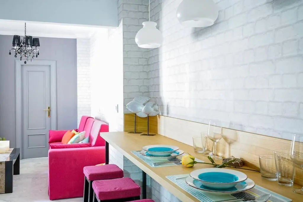 Lovely And Chic Apartment In The Heart Of Seville Spain